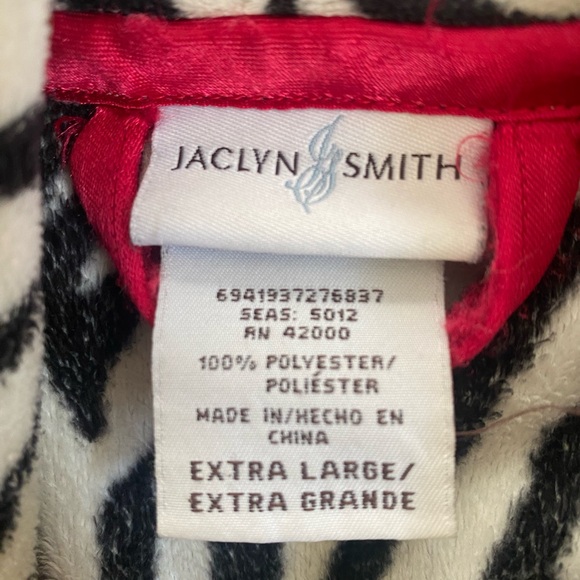 Jacqueline Smith robe with zebra pattern and pink stripes. - Picture 5 of 5